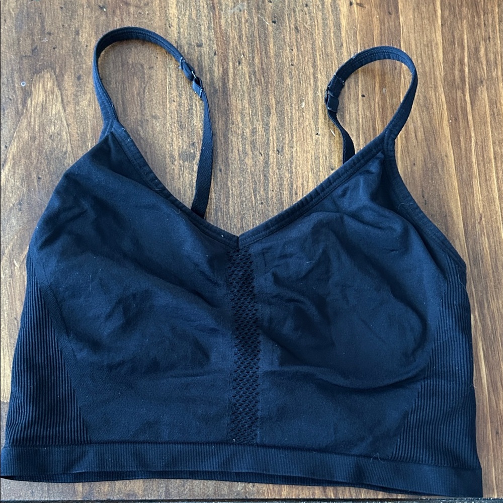 Black Fabletics Seamless V-Neck Bralette